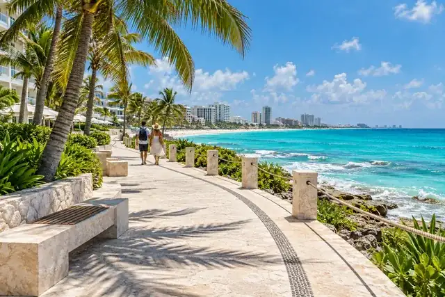 A walk beside the sea in Cancun’s Hotel Zone