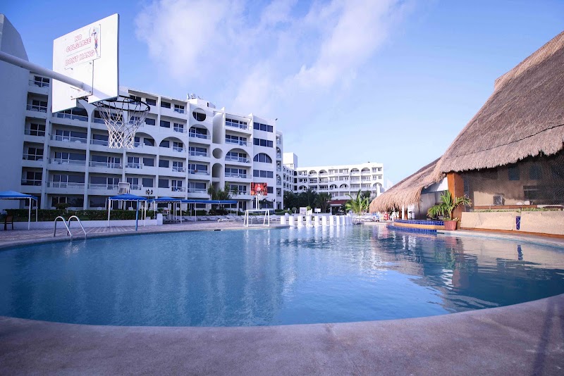 Aquamarina Beach Resort