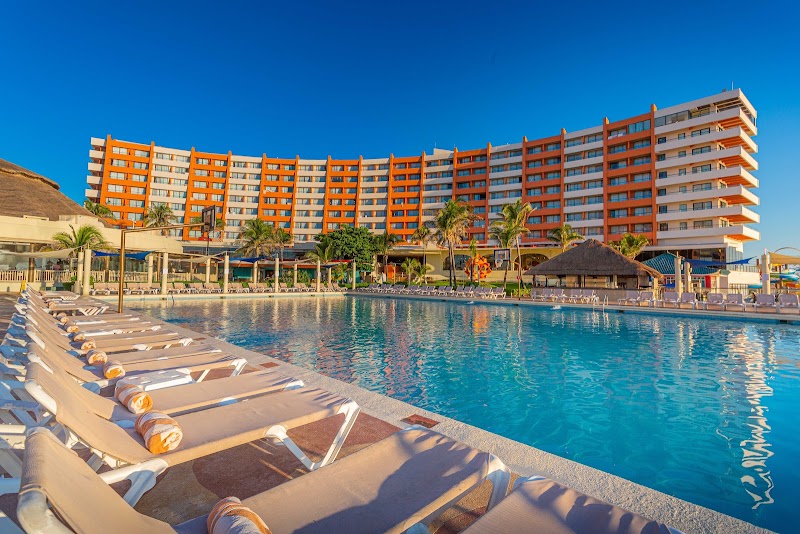 Crown Paradise Cancun